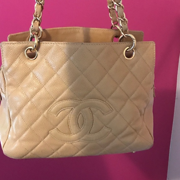 Chanel Petite Shopping Tote - Picture 2 of 8